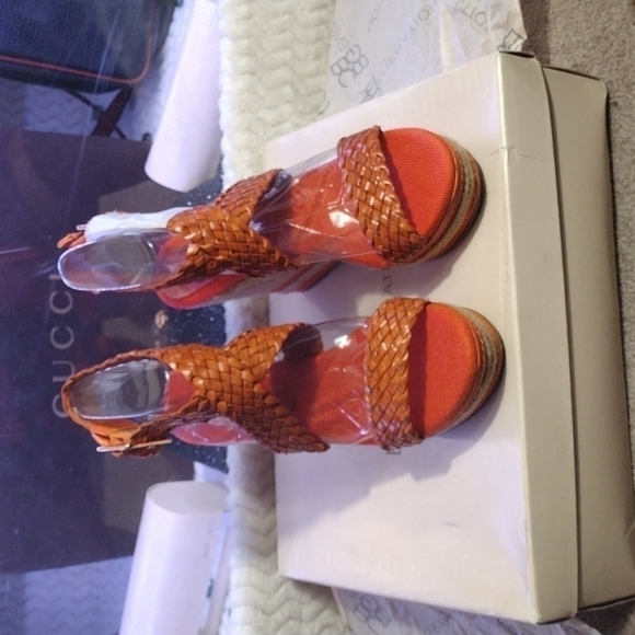 Nwt Bcbg Weave Wedges 7.5m orange - Picture 2 of 10